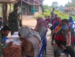 Lanjutan Kegiatan Baktimu Negeri, Koramil 0909/04 Muara Ancalong Bagikan Bantuan Kepada BTPKLW di Kecamatan Busang dan Long Mesangat