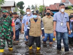 Tinjau Lokasi Banjir di Bengalon, Dandim 0909/Kutim Minta Warga Waspadai Keberadaan Hewan Buas
