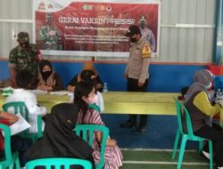 Beri Pendampingan Pelaksanaan Vaksinasi Pelajar Gelaran Polsek Muara Ancalong, Danramil 0909/04 Muara Ancalong Pastikan Pelaksanaan Lancar