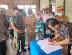 Babinsa 0909/03 Muara Wahau Hadiri Serah Terima Jabatan Kades Desa Diak Lay