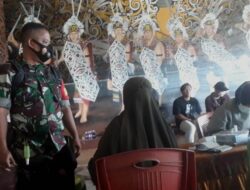 Babinsa Koramil 0909/03 Muara Wahau Dampingi Pelaksanaan Vaksinasi di Desa Rantau Panjang