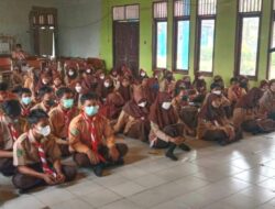 Hadiri Pembukaan Perkemahan Akhir Pekan di Kaubun, Danramil Sangkulirang Sampaikan Materi Wawasan Kebangsaan dan Bela Negara