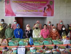 Sambangi Panti Jompo Al Magfirah Bersama GOW Kutim, Ketua Persit Kartika Chandra Kirana Cabang LVI Peringati Hari Ibu