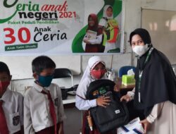 Program Ceria Anak Negeri 2021, Gandeng DKM Pama Sangatta, LAZ-DPU Kaltim Cabang Kutim Salurkan 30 Paket Pendidikan