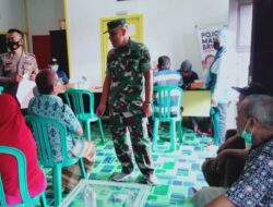 Laksanakan Vaksinasi Jemput Bola, Koramil Sangkulirang Jemput Lansia di Rumahnya