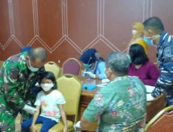 Serius Dukung Pemerintah, Koramil Sangatta Gelar Vaksinasi Massal
