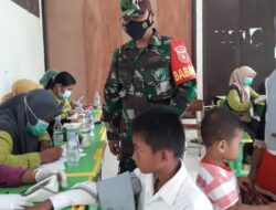 Vaksinasi di SD 004 Desa Mukti Utama Sukses, TNI dan Polri Bersinergi Beri Dampingan