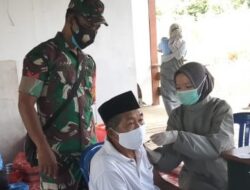 Permudah Tugas Tim Vaksinator, Koramil Muara Bengkal Beri Dampingan