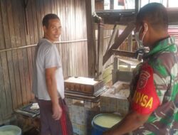 Sambangi Pengusaha Tahu Tempe, Babinsa Pastikan Ketersediaan Stok Aman