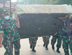 Bersihkan Lingkungan Pasca Banjir, TNI PWI SMSI dan Ormas Ngabuburit Bareng, Satu Truk Sampah Dibersihkan