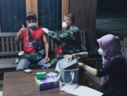 Gelar Vaksinasi di Rumah Warga, Tim Mobile Vaksin Layani Semua Kalangan