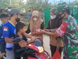 Berharap Beri Manfaat Pada Warga, Koramil Muara Bengkal Bagikan Ratusan Takjil