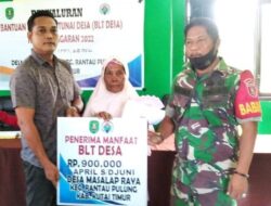 BLT Keluarga Pra Sejahtera Disalurkan, Babinsa Koramil Sangatta Beri Pendampingan