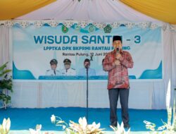 Hadiri Wisuda Santri Ke-3 LPPTKA DPK BKPRMI Rantau Pulung, Ketua DPRD Kutim Sebut Tantangan Pembentukan Moral Generasi Muda Sangat Besar