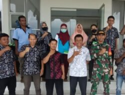Hadiri Rapat Tahapan Pilkades, Babinsa Koramil Sangatta Ajak Jaga Kondusifitas Wilayah