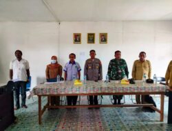 Babinsa Koramil Bengalon Hadiri Rapat Pleno Perolehan Suara Pilkades Bukit Makmur