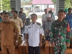 Wakili Danramil Sangkulirang, Babinsa Bumi Etam Hadiri Serah Terima Kades