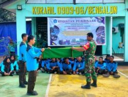 Babinsa Koramil Bengalon Bekali Pelajar SMKN 1 Bengalon dengan Penguatan Karakter dan Mental