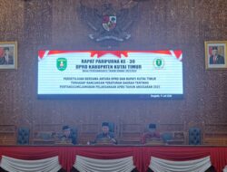 Joni Pimpin Rapat Paripurna ke-30 DPRD Kutim
