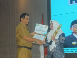 Dinas Kesehatan Kutim Berikan Penghargaan kepada Puskesmas Berprestasi