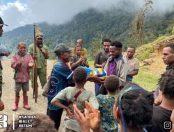 Semangat Merah Putih, Berbagi Sarana Olahraga Untuk Tomka